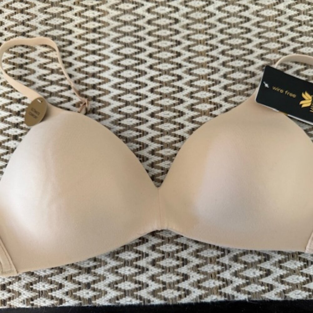 Women 852189 Wacoal Bras 36A How Perfect Wireless NWT in wrap $29